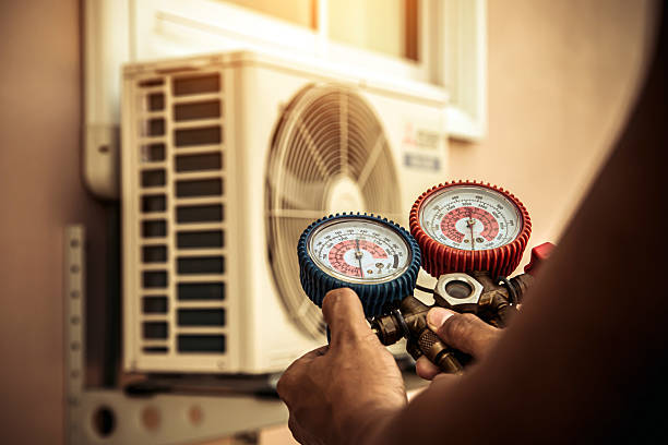 Professional Hvac technician working in Brightwood, OR
